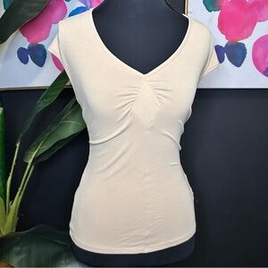 90s Arden B. Cream V-Neck Ruched Short Sleeve Top